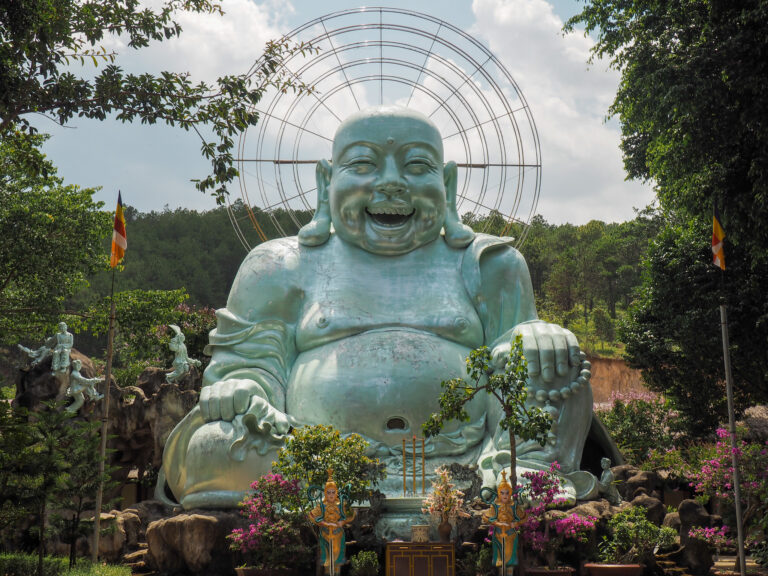 Grote buddha in regio Da Lat