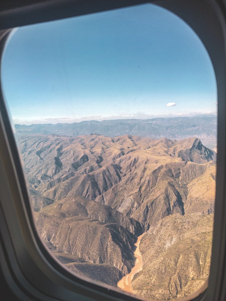 Uitzicht op Andes vanuit vliegtuig