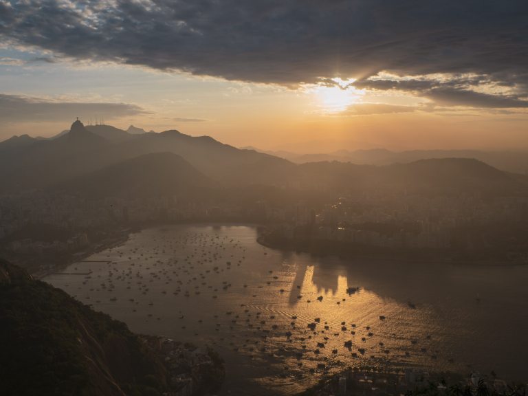 Ondergaande zon in Rio de Janeiro