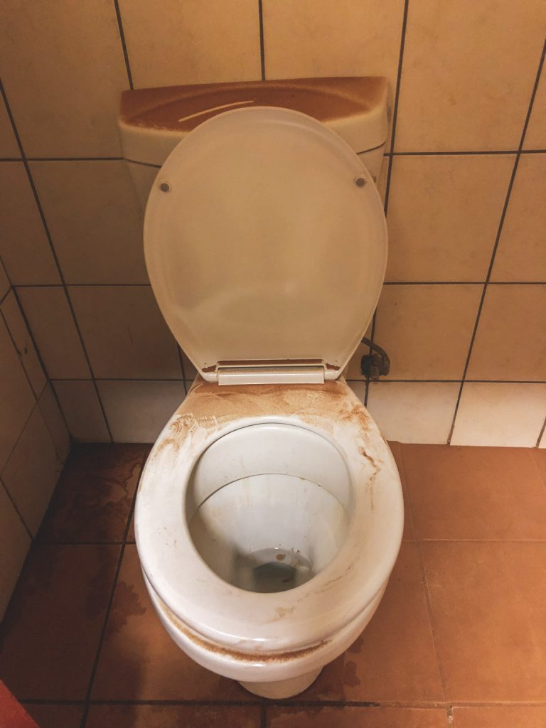 Gedeelde toilet in Sesriem